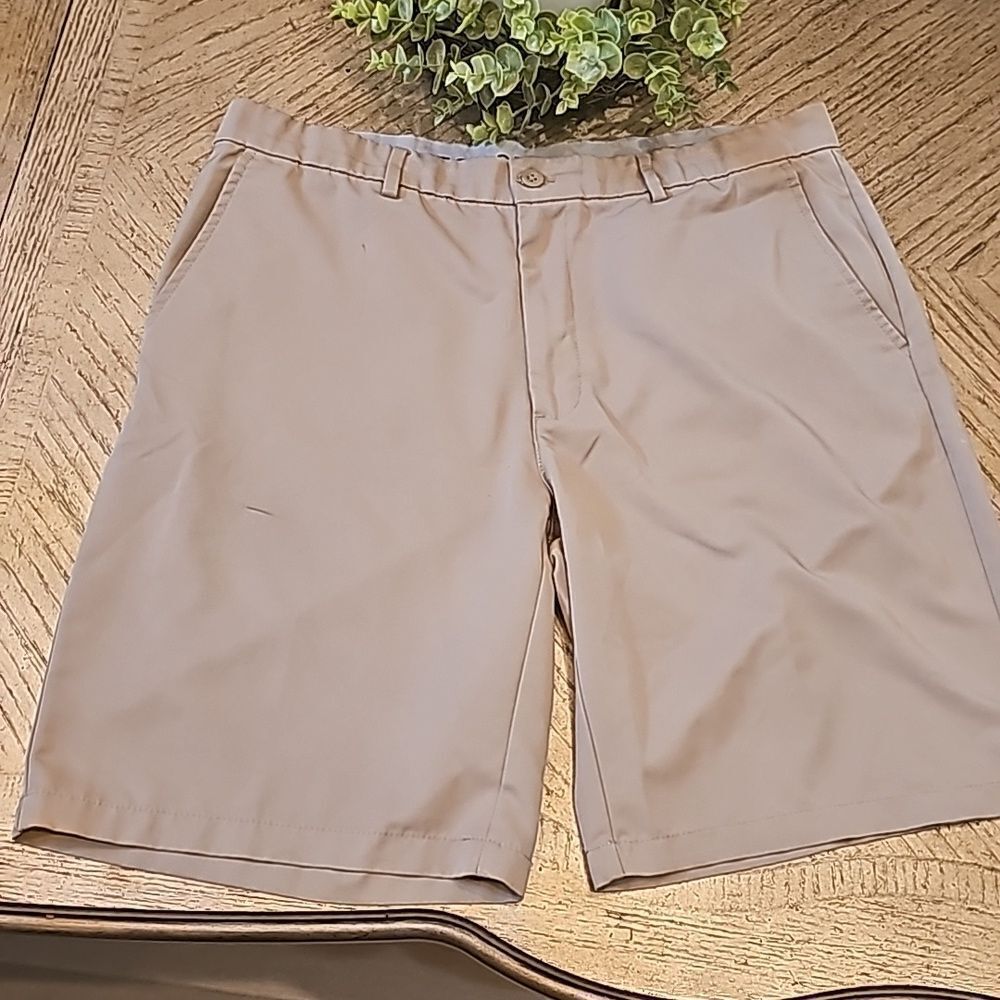 Tan shorts 36 waist Greg Norman